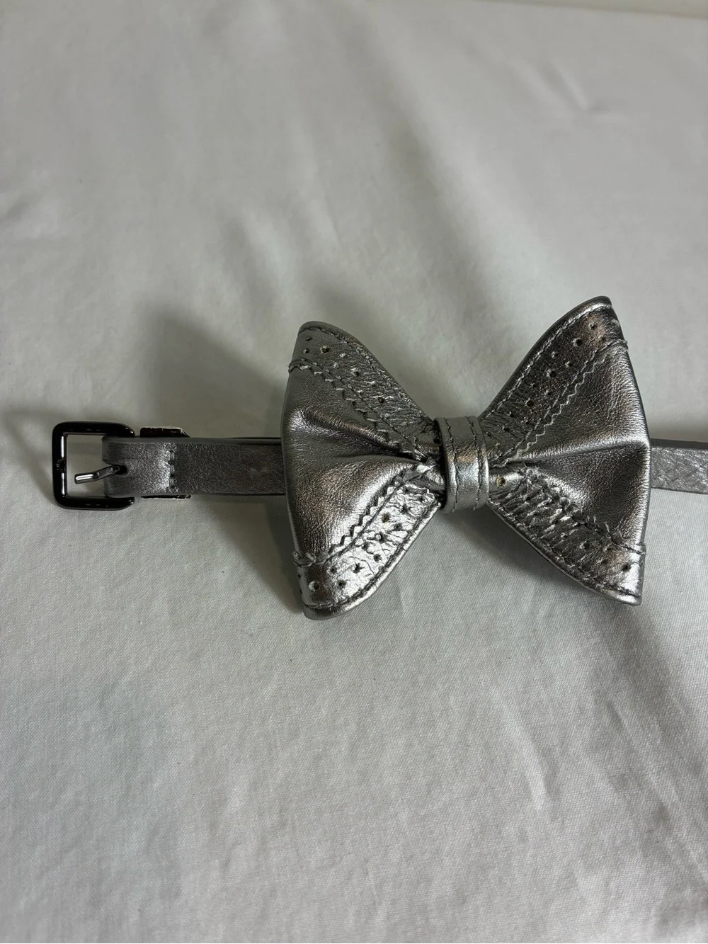 Cole Haan Womens Belt Sz L/XL Metallic Silver Bow Belt cute